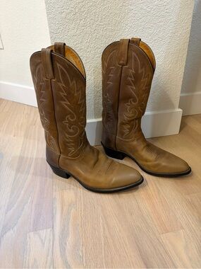 Dan Post Men's Classic Western Cowboy Boots in Brown, Size 9.5 Pointy Toe